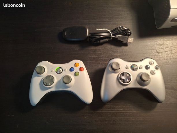 Console Microsoft Xbox 360 Slim (PAL, 4 Go) Reconditionnée - Avec Manette Et Jeu Offert