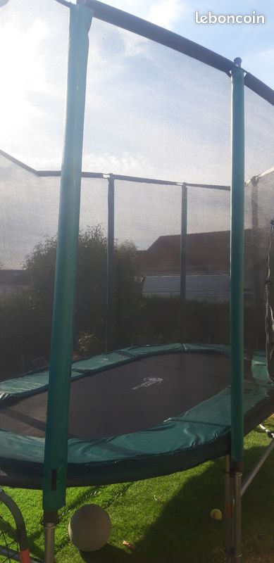 Trampoline (image 2)