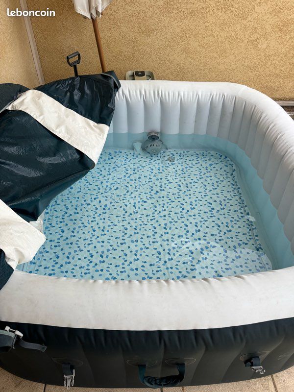 Jacuzzi lay-Z Ibiza (image 1)