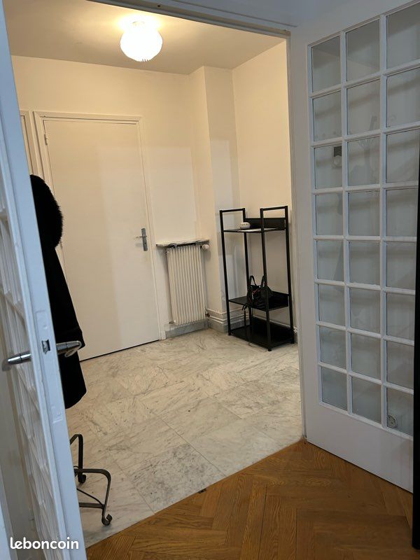 Appartement 1 pièce 48 m² · à Bron · 48 m² · 195 000 €