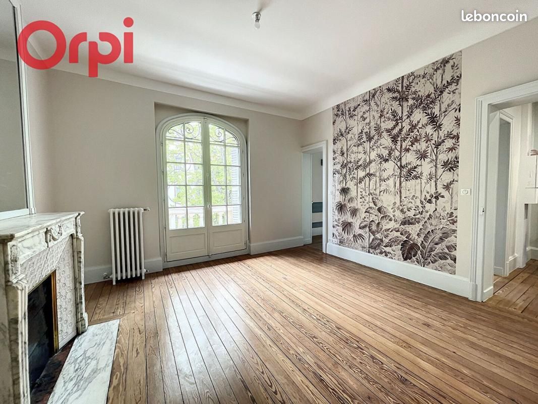 Appartement 3 pièces 96 m² · à Vichy · 96 m² · 910 €