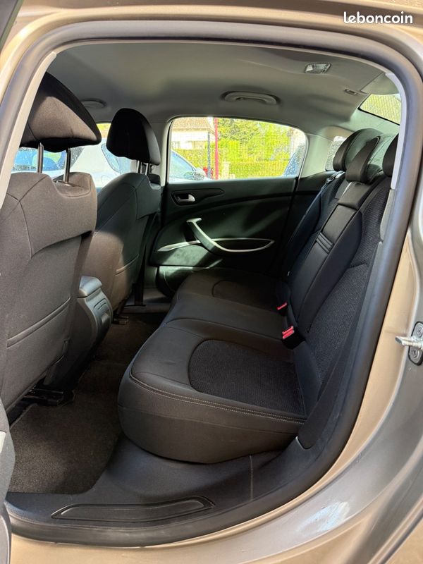 Citroën C5 phase 2 1.6hdi 110 2eme main tres propre (image 11)