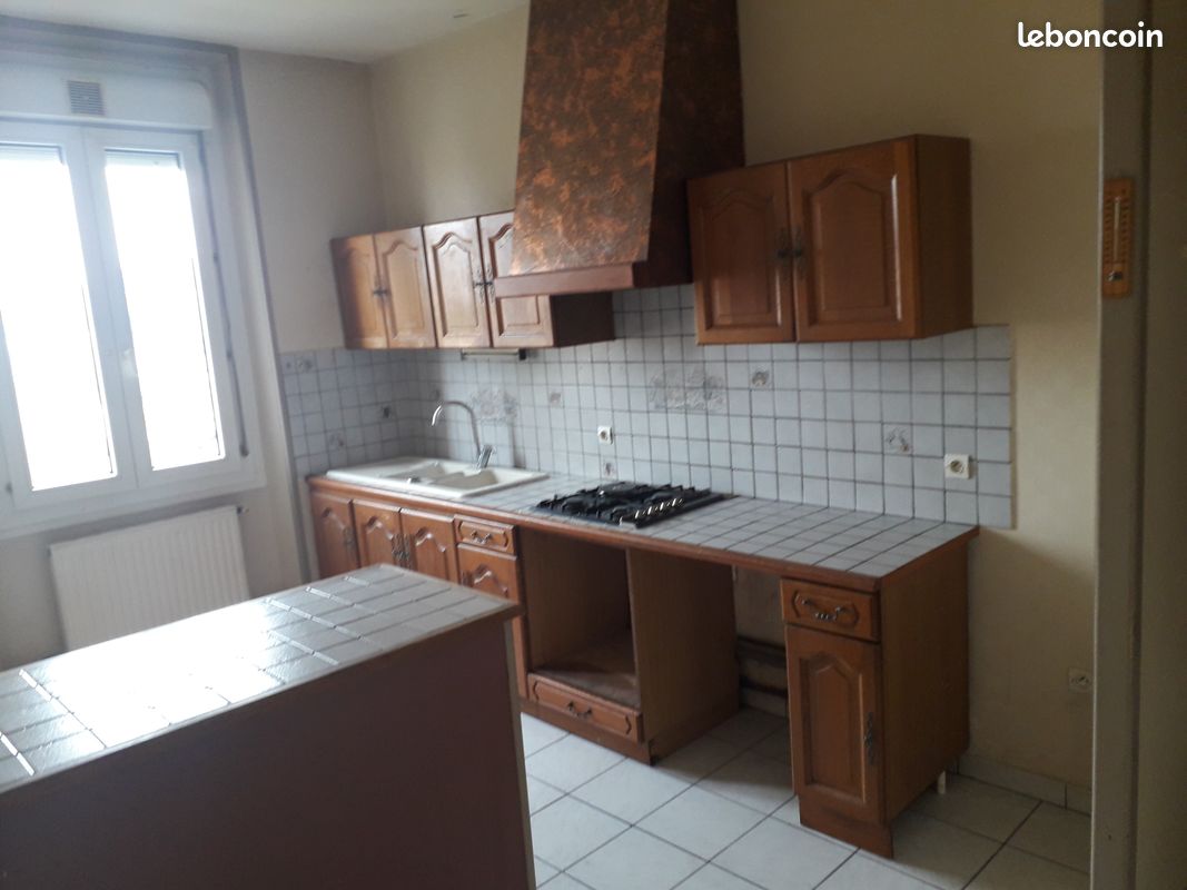 Appartement 3 pièces 63 m² · à Saint-Étienne · 63 m² · 70 000 €