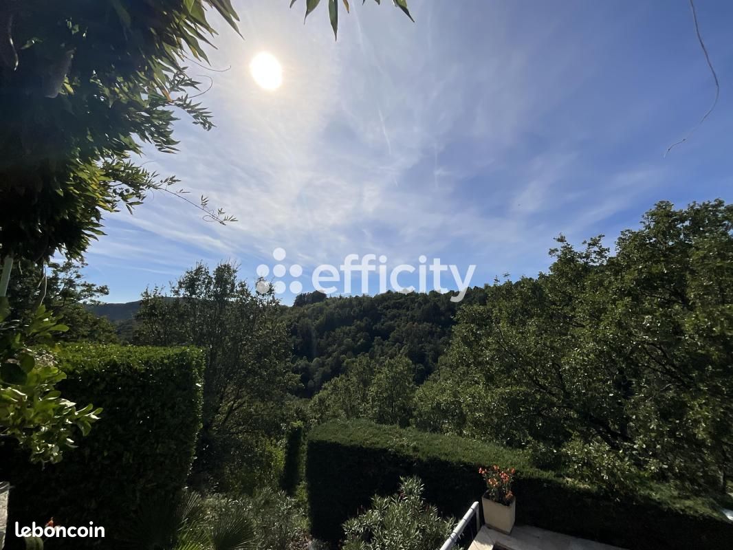 Maison 5 pièces 118 m² · à Coux · 118 m² · 370 000 €