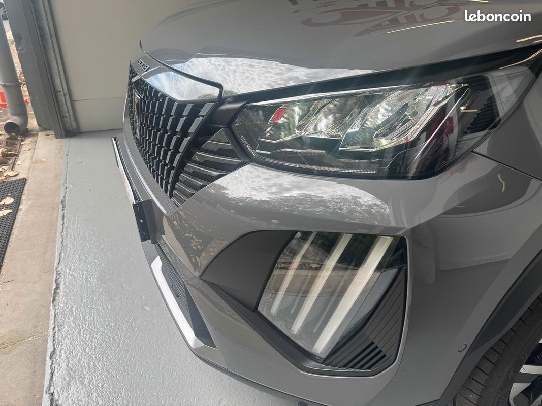 Peugeot 2008 Nouveau 100ch BVM6 Allure *PRIX HORS TAXE Affiché* EXPORT 2025 22461KM (image 8)