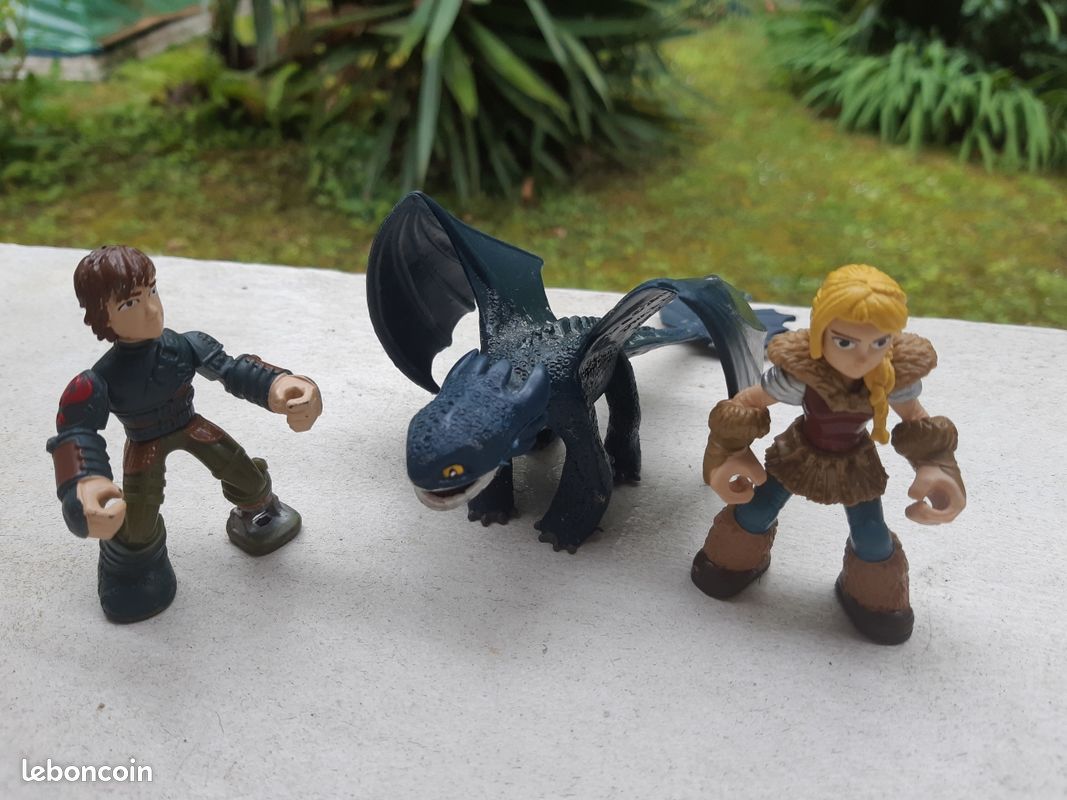 Lot 3 figurines Dragons (image 1)