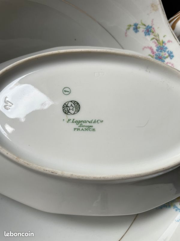 Vends vaisselle ancienne , porcelaine , services complets et raretés (image 1)