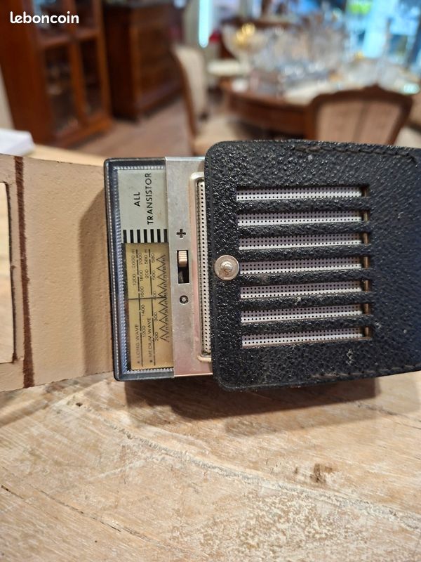 Grosse Radio Transistor Vintage Années 60 - Presque 30 Pouces, Style Rétro Mid-century, États-Unis