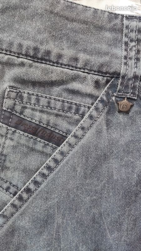 Jean Diesel Industry Femme - Taille W28 (équiv. 38/40), Bleu, Entrejambe 87cm, Occasion Très Bon état
