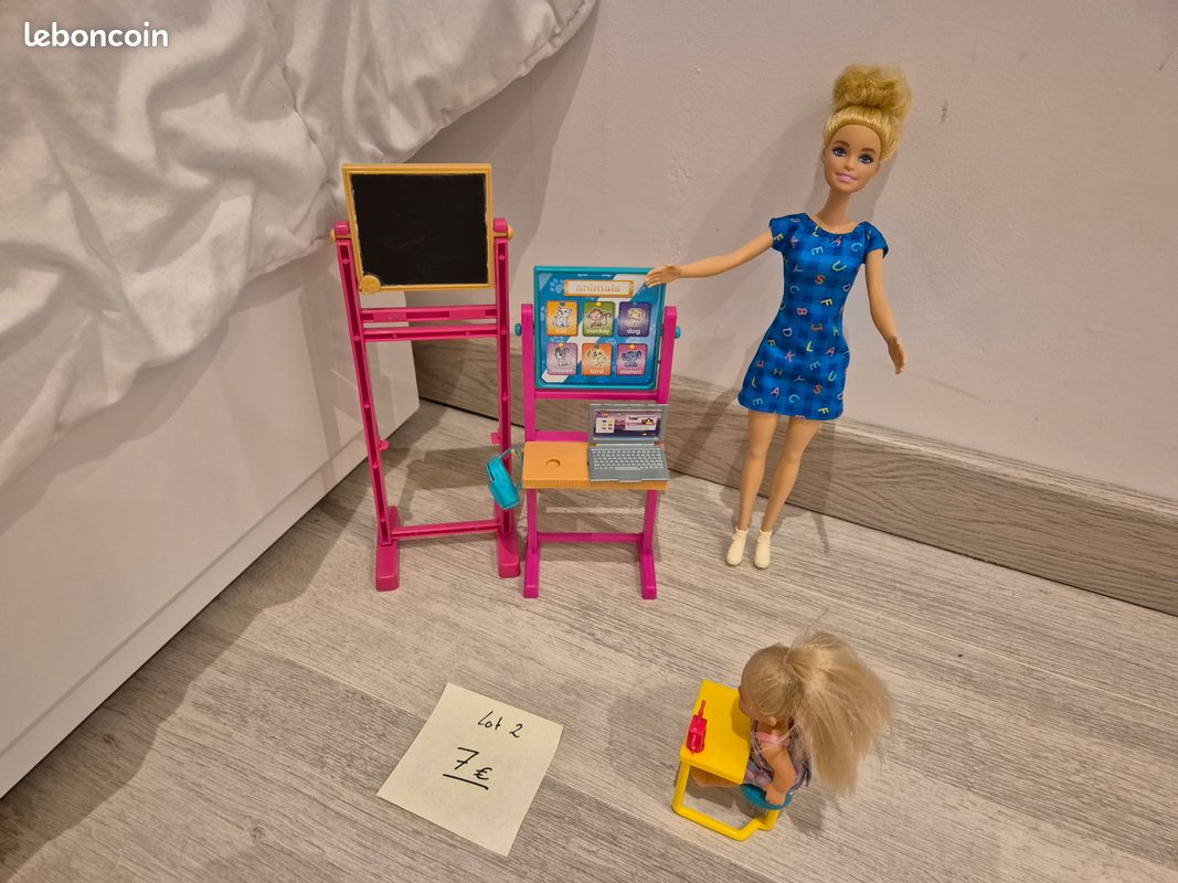 Barbies école (image 1)