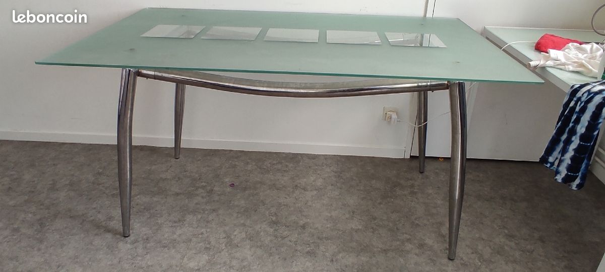 Table salle a manger en verre (image 1)