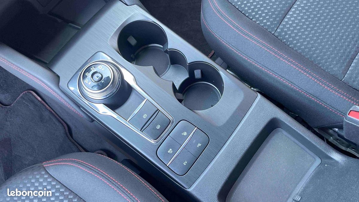 FORD Kuga 2.5 Duratec 225 ch PHEV Powershift ST-Line Business (image 10)