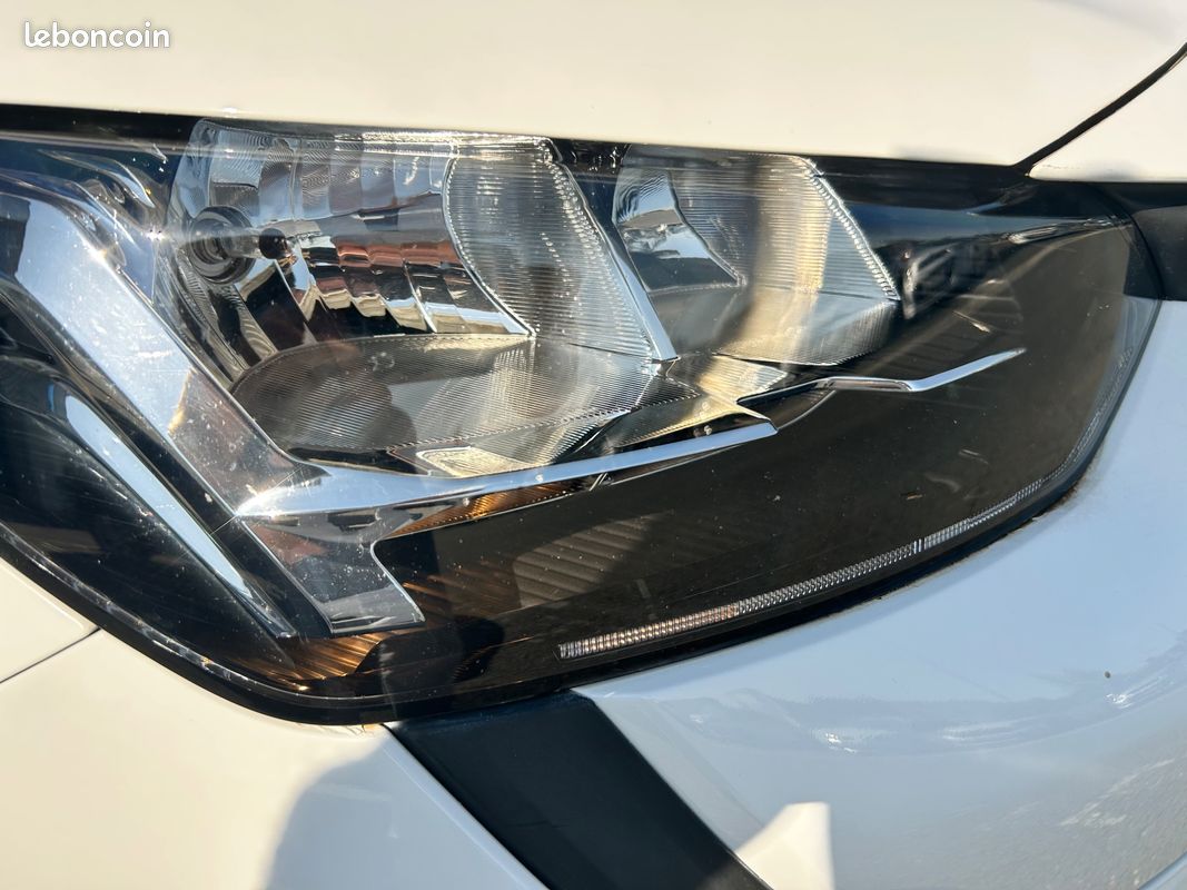 PEUGEOT 208 SOCIETE 1.5 BLUEHDI BVM6 100CH 7275HT CARPLAY - ENTRETIEN COMPLET PEUGEOT -REGULATEUR DE VITESSe (image 22)