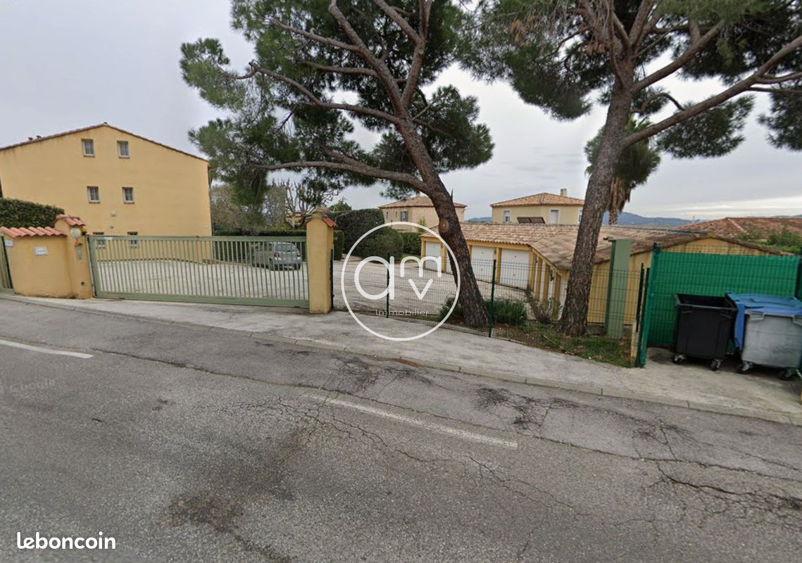 Parking 13 m² · à La Valette-du-Var · 13 m² · 106 €/mois