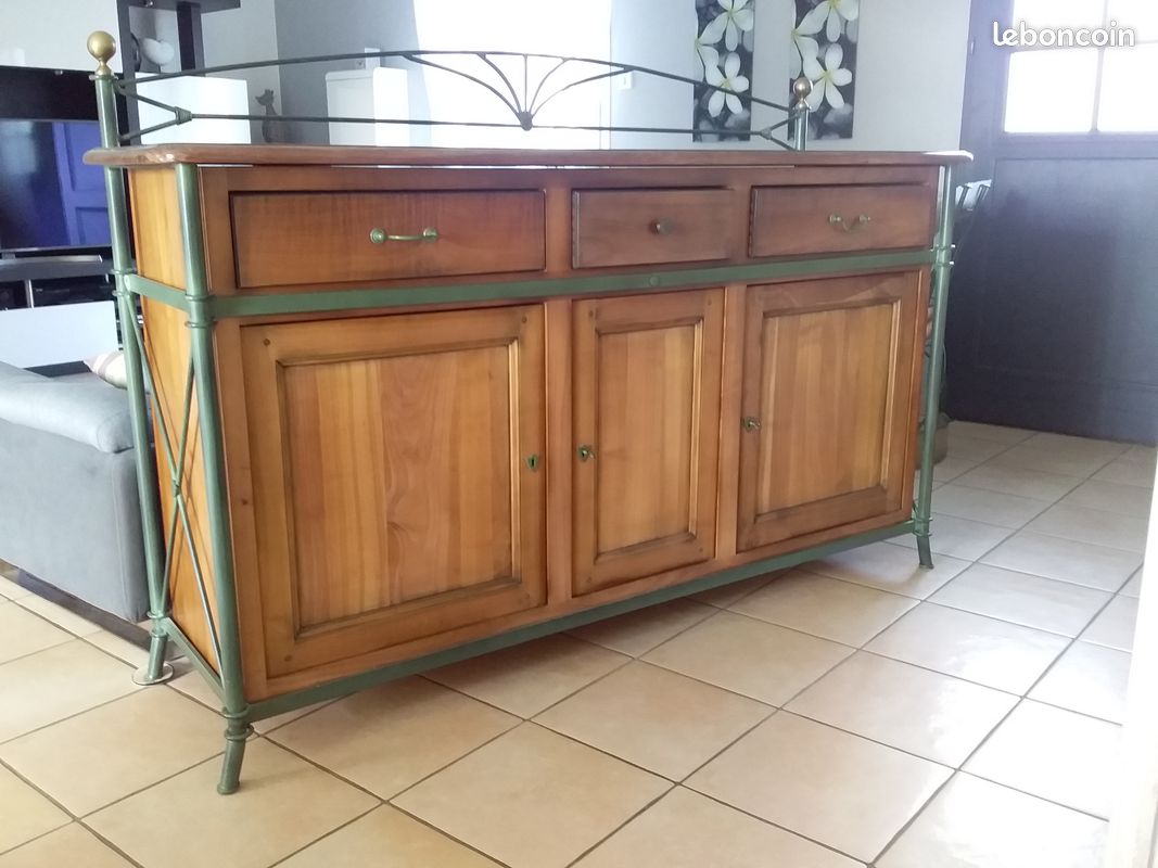 Un buffet en merisier (image 1)