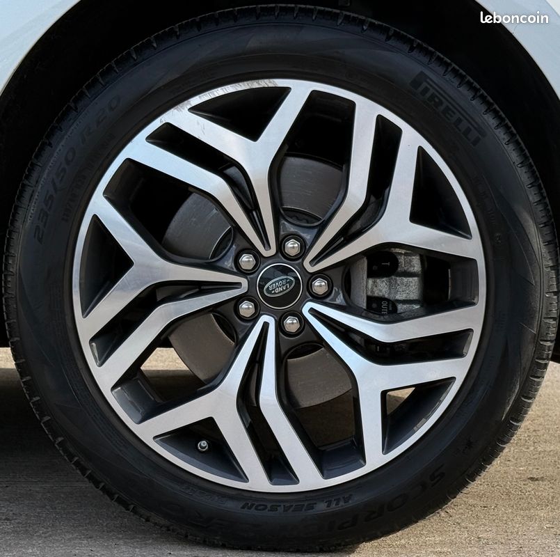 LAND ROVER RANGE ROVER EVOQUE II 1.5 P300E PHEV 4WD R-DYNAMIC HSE BVA8 + TOIT PANO + ATTELAGE + MERIDIAn (image 28)