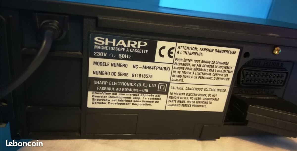Magnétoscope VHS 6 têtes Pal•Secam SHARP VC-MH77