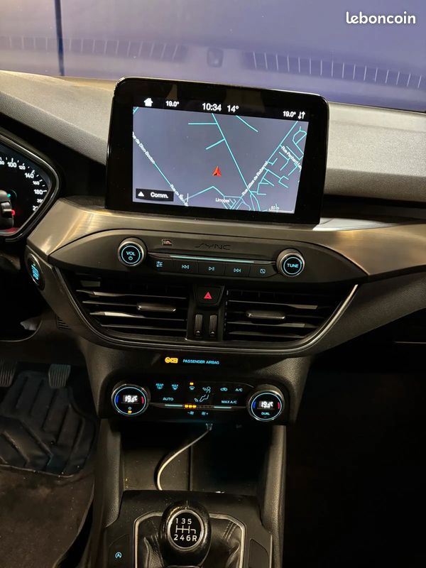 FORD Focus 1.0 125ch Titanium - 2018 - parfait état (image 12)