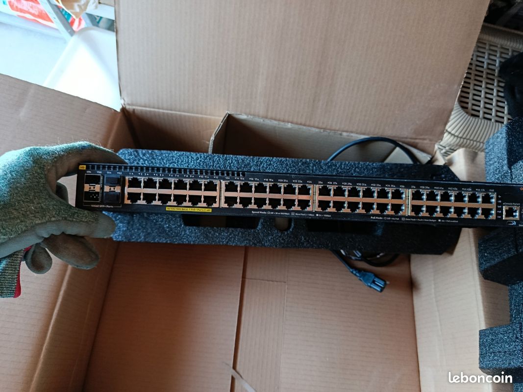 Port switch HPE Aruba JL265A (image 2)