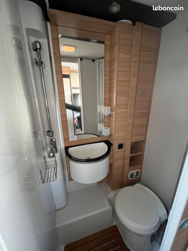 ✨ Camping-car compact Dethleffs Globebus T1 sur porteur Fiat Ducato (image 4)