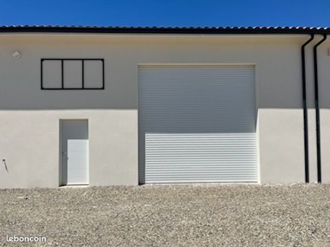 Depot de stockage avec bureau
