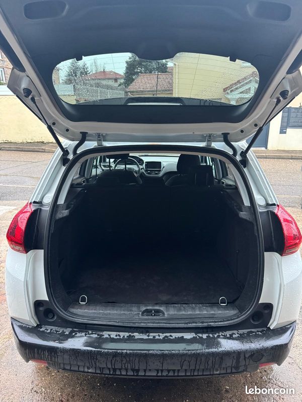 Peugeot 2008 (image 9)