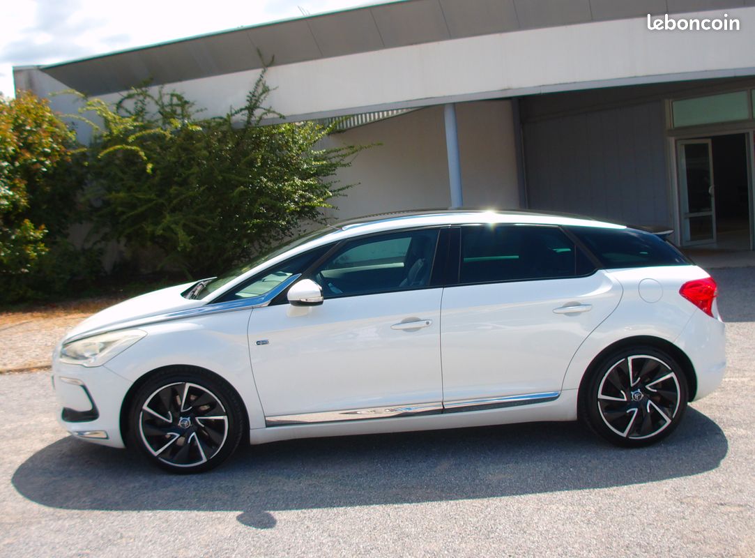 CITROEN DS5 HYBRID4 SPORT CHIC ETG6 200ch 4WD (image 4)