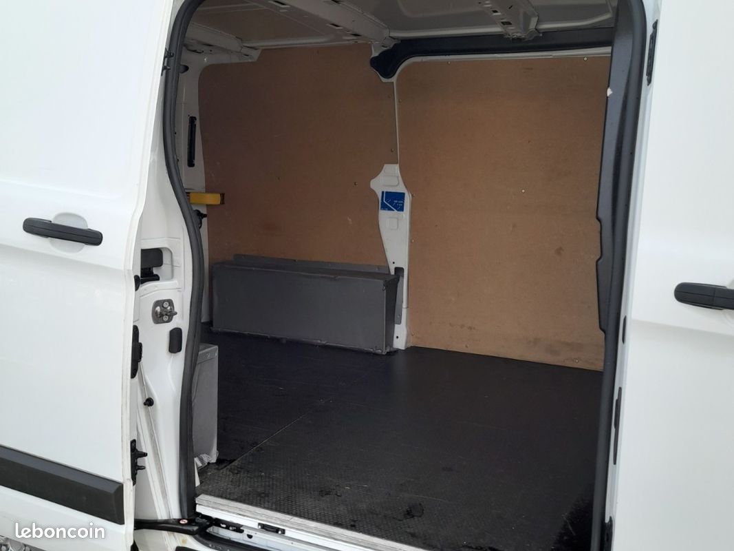 Ford transit custom fourgon l1h1 2.0 ecoblue 130 bva trend business prix 18500 ht (image 12)