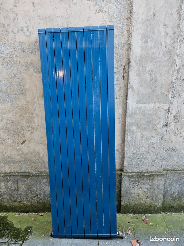 Radiateur Bleu mural vertical (image 1)