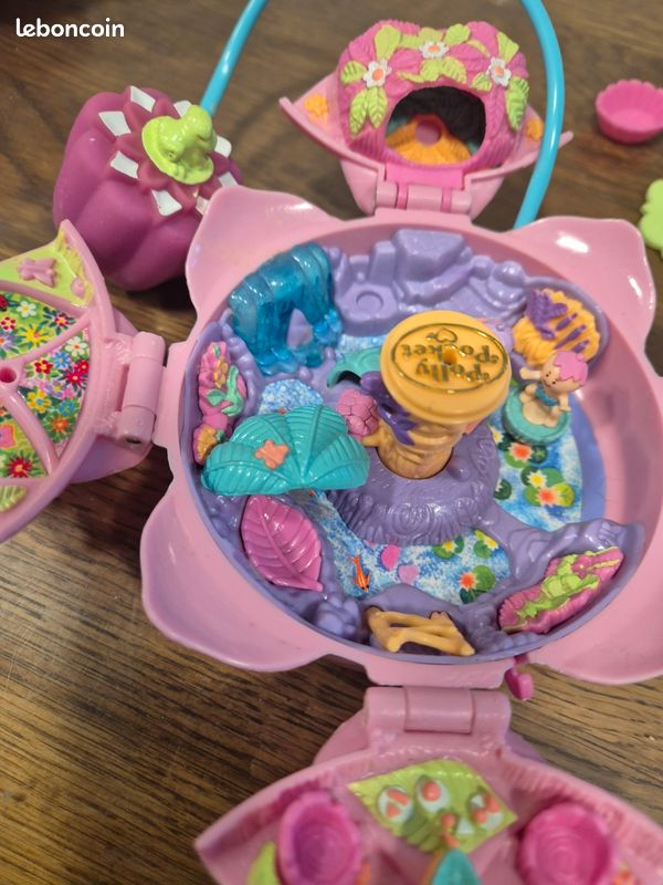 Boîte Polly Pocket BLUEBIRD Appartement parisien Trèfle fleur bleue