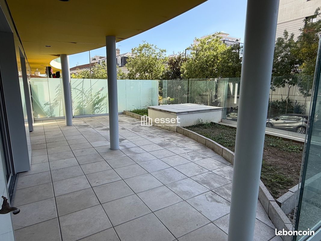 Appartement 5 pièces 103 m² · à Suresnes · 103 m² · 3 279 €/mois