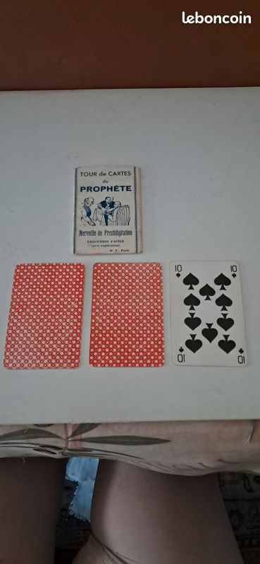 ZQION Carte découpée et restaurée à travers la carte tours de magie, croix hallucination intersection, carte Gimmick, accessoires de magie, illusions de magie de rue (A