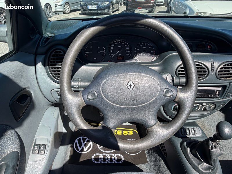 Renault megane cabriolet 1.6 i 90 cv garantie (image 11)