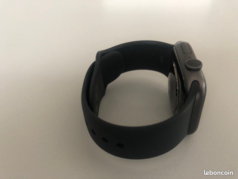 Apple Watch 4 44mm GPS (image 3)