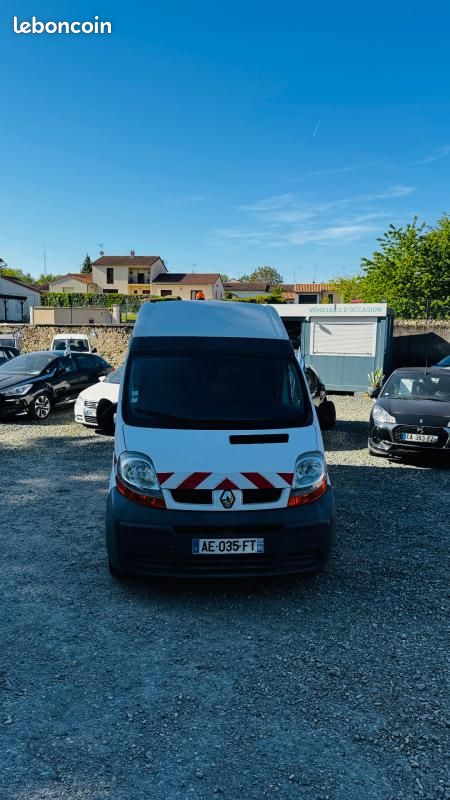 Renault Trafic FOURGON L2H2 1.9 dCi 100 CH 3 PLACES (image 14)