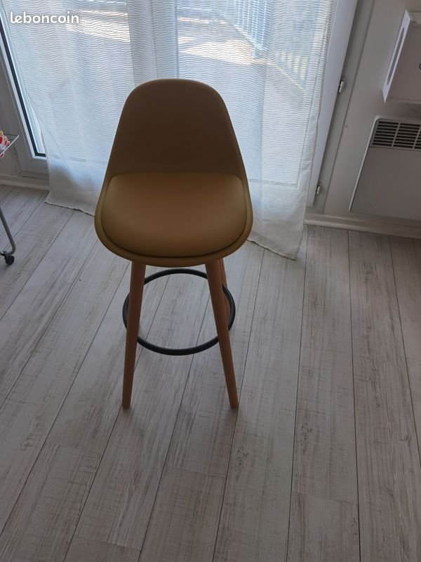 Chaise style tabouret de bar beige – Très bon état (image 1)