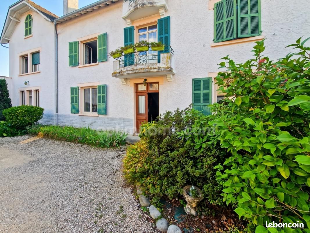Maison 11 pièces 382 m² · à Meillon · 382 m² · 399 900 €