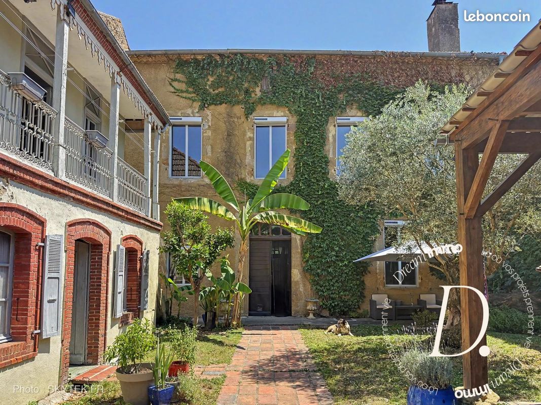 Maison 7 pièces 400 m² · à Plaisance · 400 m² · 428 000 €