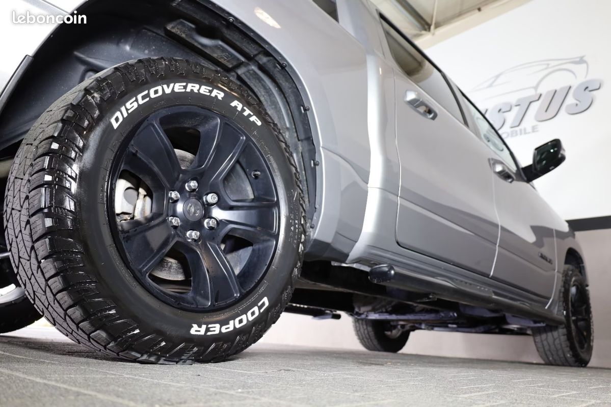 Dodge RAM 1500 5.7 HEMI V8 401ch Big Horn 4x4 Crew Cab | GPL • Attelage • Caméra de recul (image 6)