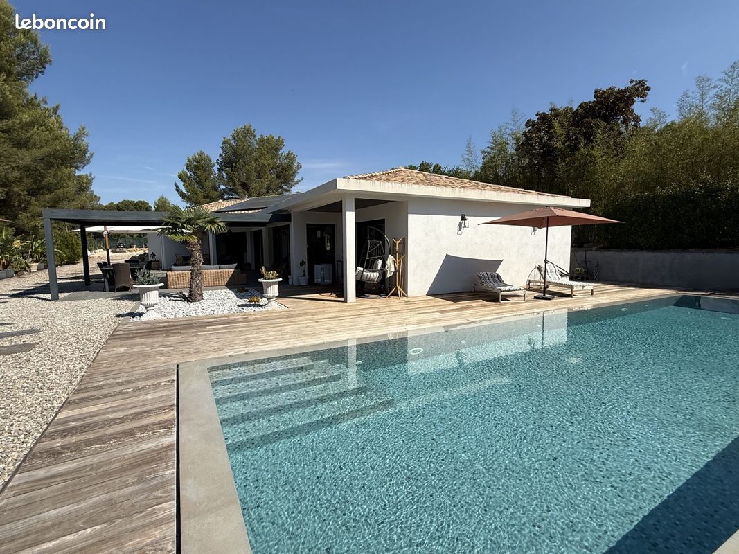 Maison 5 pièces 201 m² · à Saint-Cyr-sur-Mer · 201 m² · 1 695 000 €