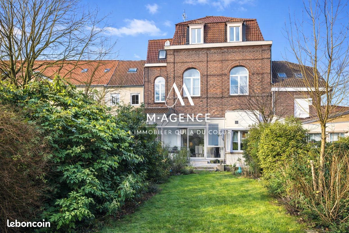 Maison 11 pièces 295 m² · à Saint-Amand-les-Eaux · 295 m² · 339 900 €