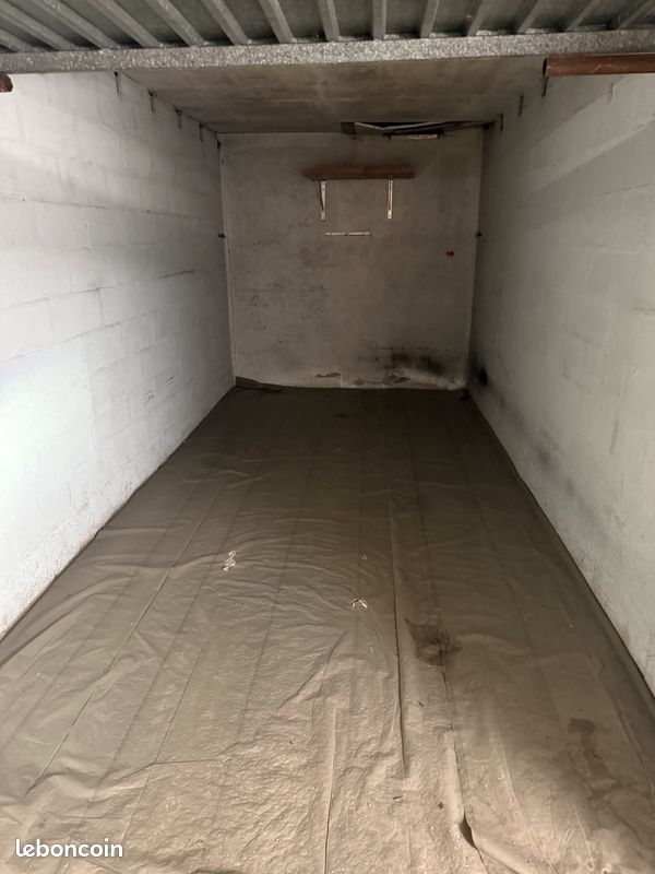 BOX À LOUER – SAINT-MAUR-DES-FOSSÉS 110 avenue Foch · 138 €