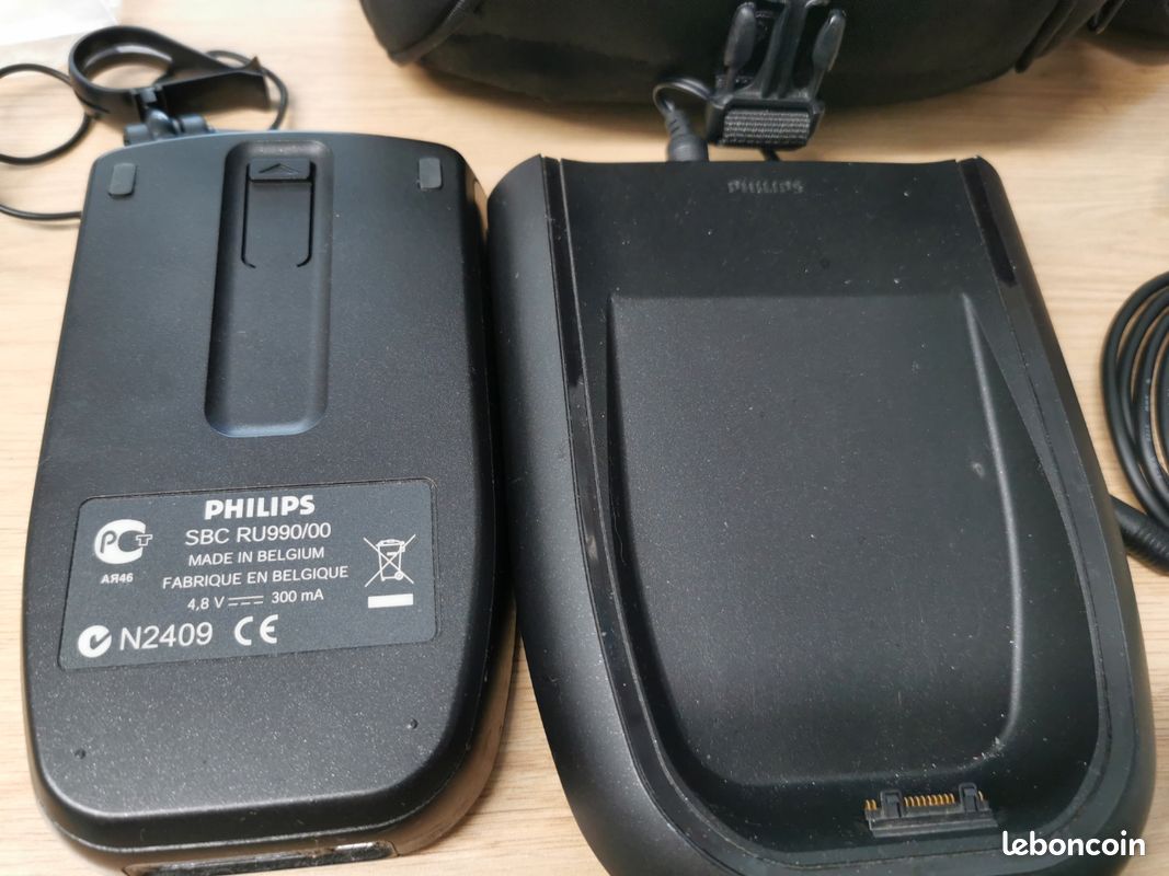 Télécommande universelle Philips Pronto + station de charge + sac Lowepro (image 3)