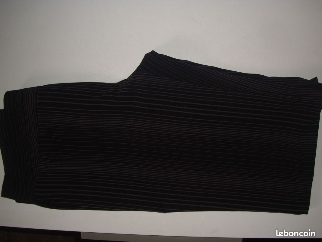 PANTALON à RAYURES NOIR ( NEUF ) (image 1)