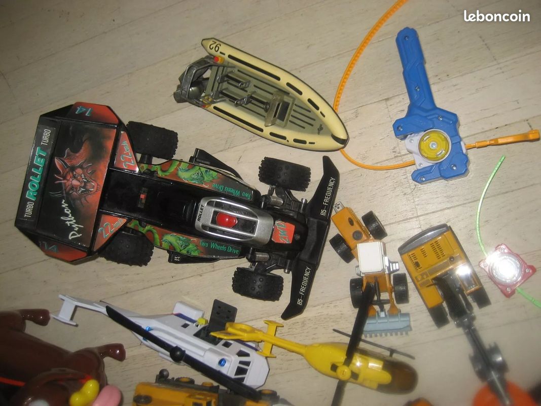 Lot de jouets divers voiture véhicules chantier ref voit (image 1)