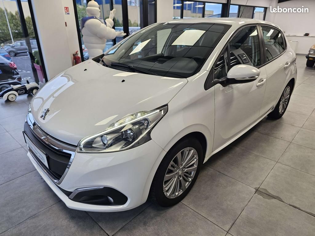PEUGEOT 208 1.2i PureTech 12V - 82 BERLINE Active PHASE 2 (image 1)