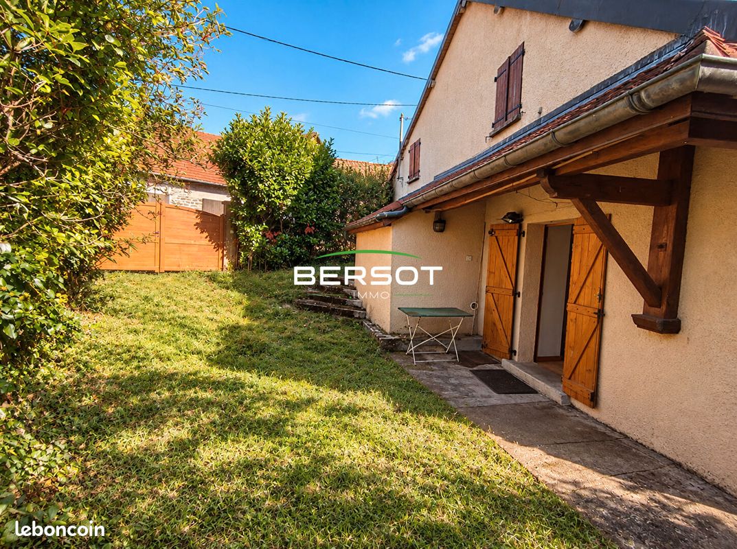 Maison 8 pièces 121 m² · à Rougemont · 121 m² · 131 000 €