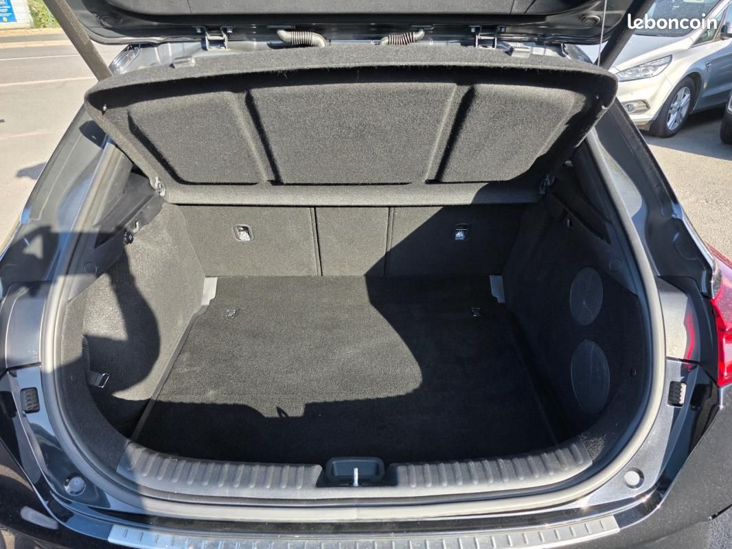 Kia Xceed MY21 1.6 CRDi 136 ch MHEV DCT7 Premium (image 14)