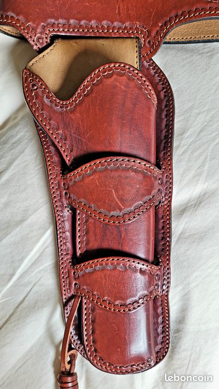 Paire D'éperons Western Cuivre – Incrustation Cœur, Grandes Sangles Cuir