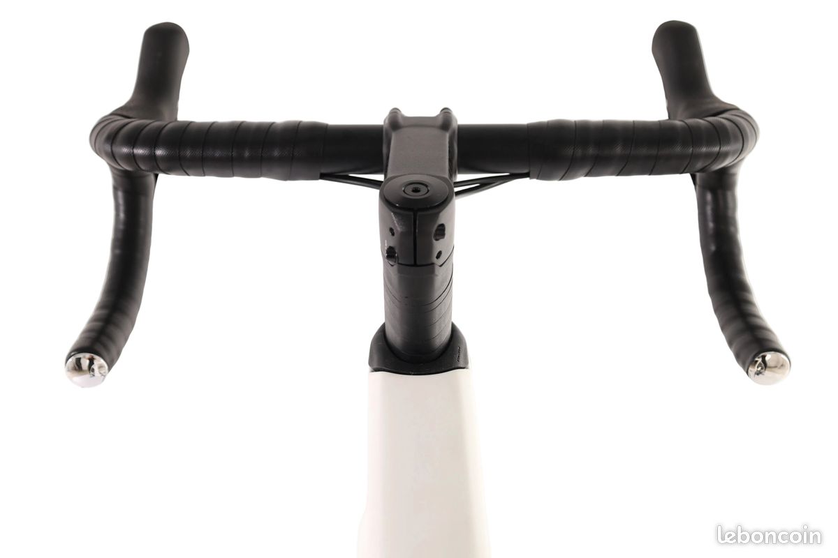 LOOK 785 Huez 2 Disc 2024 Taille M - Disponible à la location | Vélo Route Musculaire (image 5)